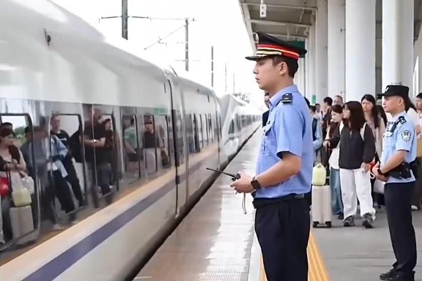 总书记讲述的党史故事｜“半条被子”映照初心