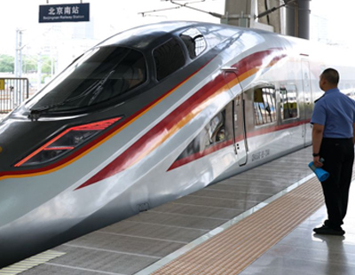 提出“建设有中国特色的社会主义”（伟大征程）